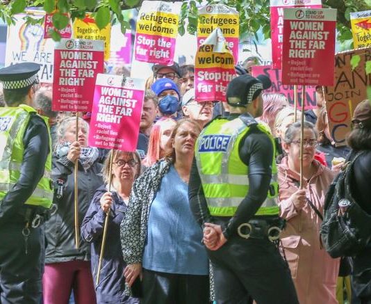 Glasgow planta cara a la extrema derecha mientras la Policía blinda la ciudad para evitar enfrentamientos