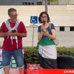 Concentración en Cieza contra la petición de hasta diez años de cárcel para los activistas de Valladolid procesados por la protesta contra la Vuelta Ciclista Lectura del manifiesto durante la concentración celebrada en Cieza en solidaridad con los activistas propalestinos de Valladolid encausados por las protestas contra la Vuelta Ciclista.
