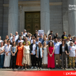 Medio centenar de diputados registra una proposición de ley para retirar a la tauromaquia su protección como patrimonio cultural Integrantes de la Comisión Promotora de la ILP "No Es Mi Cultura", junto a diputados firmantes de la iniciativa, durante la concentración celebrada ante el Congreso para reclamar la tramitación de la proposición de ley contra el blindaje legal de la tauromaquia | ILP No Es Mi Cultura
