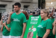 Asturies Antitaurina convoca una protesta contra las corridas de toros el domingo 16 de agosto Desde Asturies Antitaurina lamentan que aún no se haya aprobado en la Junta del Principado la reforma para proteger a los menores de la violencia de la tauromaquia debido a la obstaculización constante por parte del PP de Álvaro Queipo | Foto.- Asturies Antitaurina