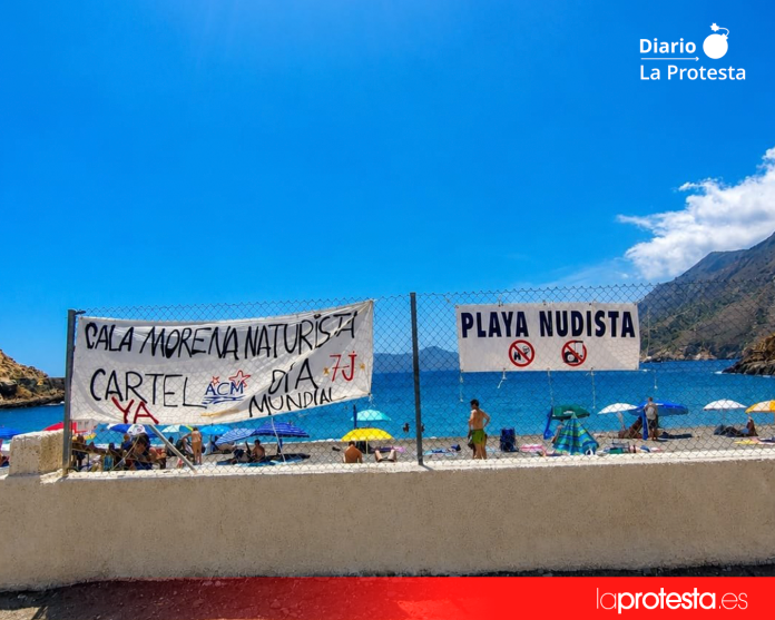 La playa de Cala Morena acogió este sábado una nueva convocatoria de la asociación en defensa del naturismo y del libre acceso al litoral público | La Protesta Diario La playa de Cala Morena acogió este sábado una nueva convocatoria de la asociación en defensa del naturismo y del libre acceso al litoral público | La Protesta Diario