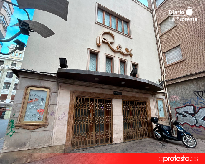 Fachada del Cine Rex de Murcia, símbolo del patrimonio cultural de la ciudad y eje de una batalla judicial para preservar su uso histórico | Dominic D. Skerrett Fachada del Cine Rex de Murcia, símbolo del patrimonio cultural de la ciudad y eje de una batalla judicial para preservar su uso histórico | Dominic D. Skerrett