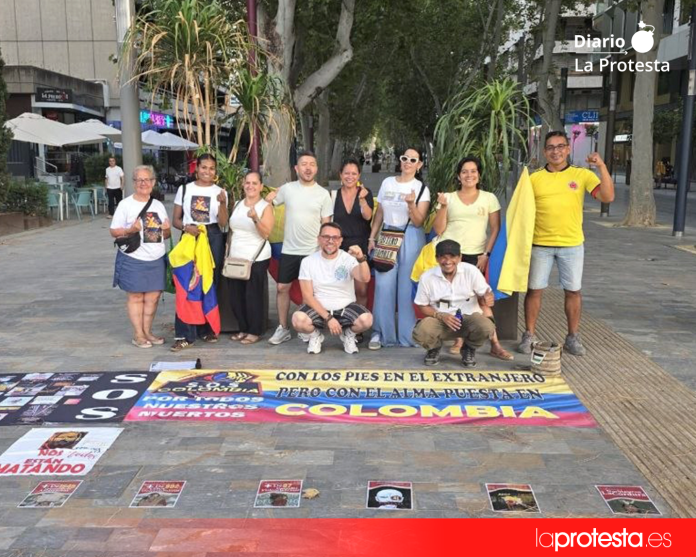 Integrantes de la comunidad colombiana en la concentración celebrada en Murcia con motivo del Día de la Independencia de Colombia.