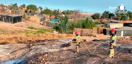 Imagen de archivo: incendio registrado en septiembre de 2025 en el asentamiento de Palos de la Frontera (Huelva). / Consorcio Provincial de Bomberos de Huelva.