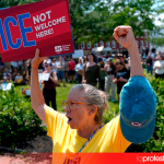 Agentes del ICE matan a tiros a un joven colombiano durante una operación migratoria en Maine Manifestantes se concentran en un parque cercano al lugar donde se produjo un tiroteo en el que estuvieron implicados agentes del Servicio de Inmigración y Control de Aduanas de Estados Unidos (ICE), el lunes 13 de julio de 2026, en Biddeford, Maine. (Foto: AP/Robert F. Bukaty).