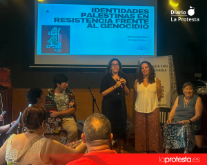 Un momento del conversatorio sobre resistencia palestina y diversidad sexual en Asia Occidental, celebrado en la Cooperativa Ítaca de Murcia.