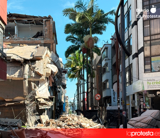 Escombros de varios edificios en Colombia luego del Terremoto del 10 de Agosto | Foto.- World Central Kitchen.