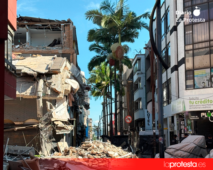 Escombros de varios edificios en Colombia luego del Terremoto del 10 de Agosto | Foto.- World Central Kitchen.