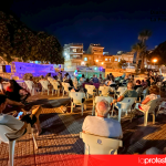 Más de un centenar de personas convierten Los Alcázares en un espacio de solidaridad con Cuba y los pueblos en lucha Más de un centenar de personas asistieron al homenaje a Silvio Rodríguez celebrado en la Plaza del Espejo de Los Alcázares, una velada que unió música, solidaridad e internacionalismo en apoyo a Cuba y otros pueblos en lucha