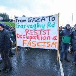 Miles de personas bloquean Garvaghy Road contra el regreso de una marcha unionista de la Orden de Orange
