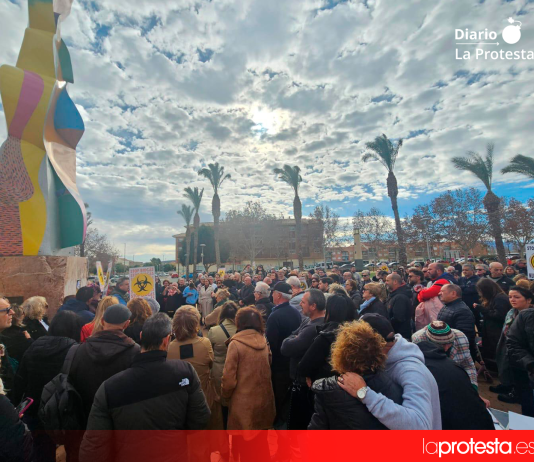 STOP BIOGÁS MULA y Ecologistas en Acción rechazan el proyecto de una planta de fertilizantes y enmiendas orgánicas en Mula Imagen de archivo de una movilización de la Plataforma StopBiogas en Mula | Dominic D. Skerrett