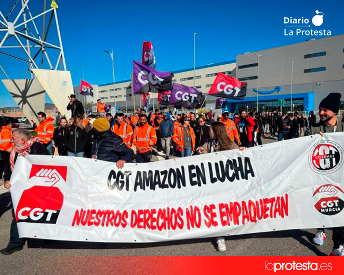 Foto de archivo, 26 de noviembre de 2025. Trabajadores y trabajadoras de Amazon se movilizan bajo la consigna «Nuestros derechos no se empaquetan». | Dominic D. Skerrett