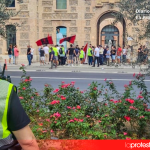 Militantes falangistas, al inicio de la movilización, junto a la antigua Cárcel Vieja de Murcia, desde donde iniciaron su recorrido por las calles de la ciudad | Foto.- Policía Local