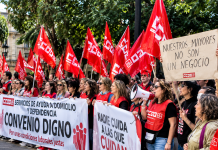 Las trabajadoras de la ayuda a domicilio y dependencia se movilizan en Murcia contra la precariedad: «Nadie cuida a las que cuidan» Las trabajadoras denuncian la precariedad que sufren en su día a día y exigen que se reconozca el valor de su labor esencial en la atención a las personas mayores y dependientes.