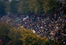 La protesta social y antifascista vuelve a llenar las calles de París
