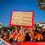 La plantilla de Fruit & Tech Natural lleva sus reivindicaciones a las puertas de la planta de Espinardo durante la jornada de movilización. Foto: José Coy.
