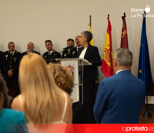La alcaldesa de Beniel, Mari Carmen Morales, durante un acto público reciente. Foto: Ayuntamiento de Beniel.