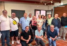 Representantes de sindicatos, movimientos sociales y organizaciones políticas durante el encuentro celebrado esta tarde para coordinar acciones y sumar apoyos a la convocatoria del 11 de noviembre | Foto.- Dominic D. Skerrett