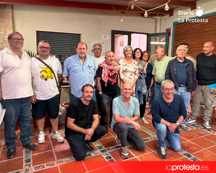 Representantes de sindicatos, movimientos sociales y organizaciones políticas durante el encuentro celebrado esta tarde para coordinar acciones y sumar apoyos a la convocatoria del 11 de noviembre | Foto.- Dominic D. Skerrett Representantes de sindicatos, movimientos sociales y organizaciones políticas durante el encuentro celebrado esta tarde para coordinar acciones y sumar apoyos a la convocatoria del 11 de noviembre | Foto.- Dominic D. Skerrett