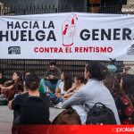 El Sindicato de Vivienda de Murcia constituye un Comité Popular de Huelga para organizar la movilización del 11N desde los barrios Personas participantes en la asamblea celebrada en la plaza de la Merced para organizar las próximas acciones y coordinar el trabajo de los comités. Foto: Dominic David Skerrett.