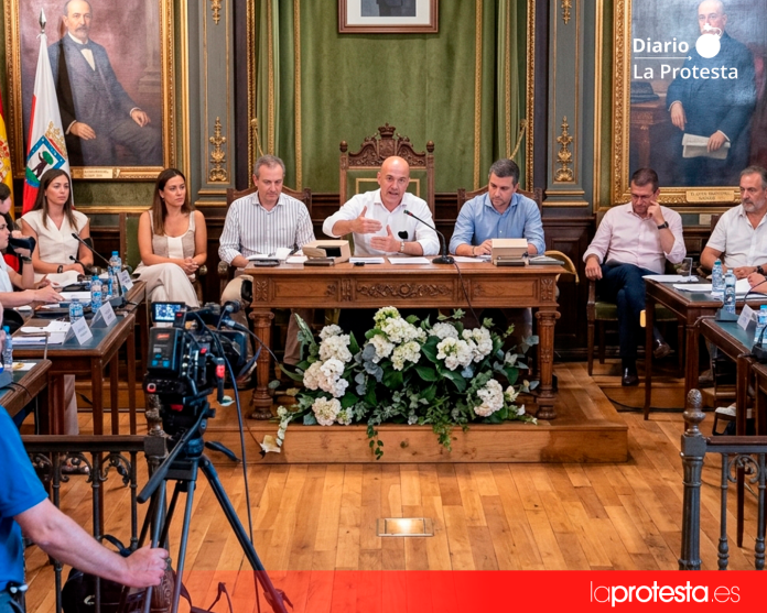 Imagen de archivo del Pleno del Ayuntamiento de Mazarrón, presidido por el alcalde, Ginés Campillo Méndez, de Unión Independiente de Mazarrón (UIDM), que gobierna el municipio en coalición con el PSOE.