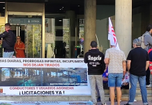 Los trabajadores y trabajadoras del transporte público de la Región de Murcia llevan su protesta a Fomento en el sexto día de huelga